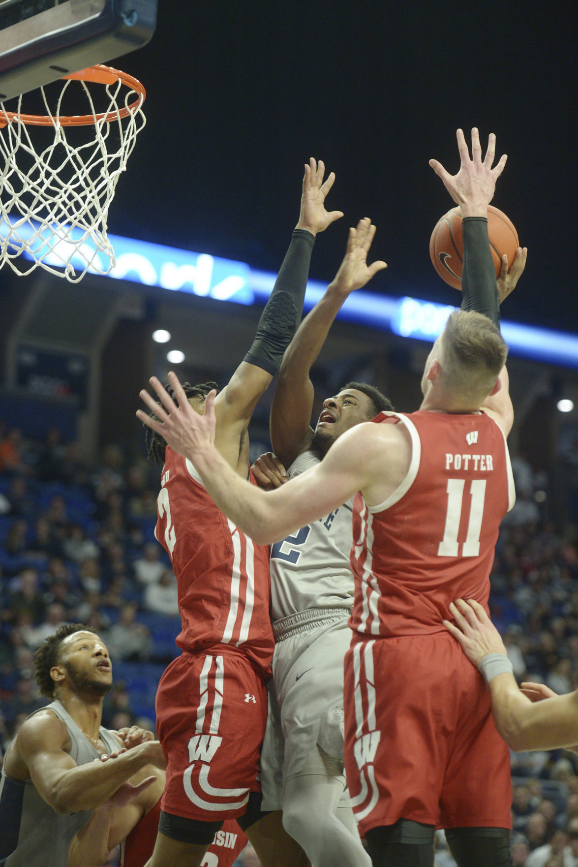 Badgers 58, Nittany Lions 49
